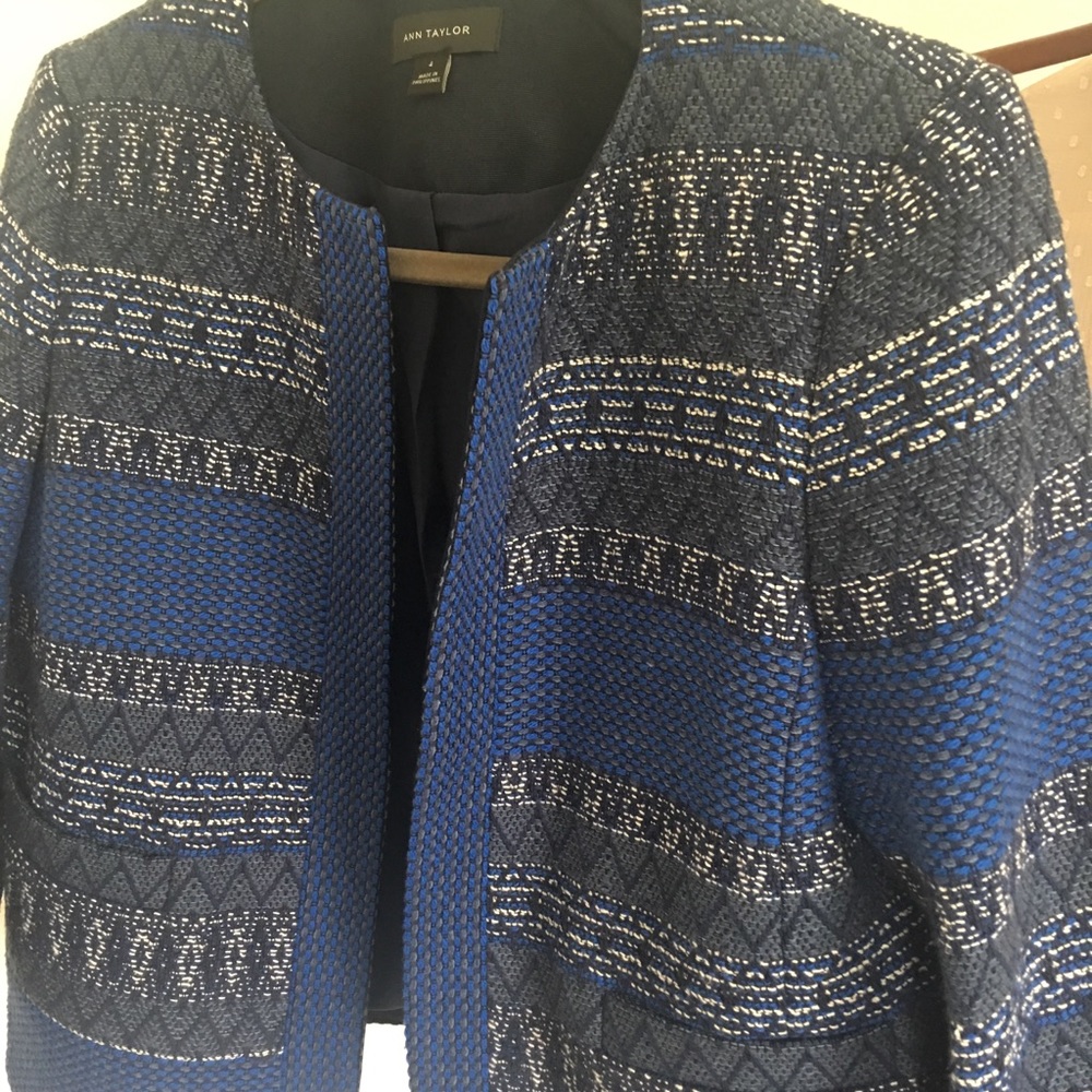 Ann Taylor blue pattern blazer. Falls above hip